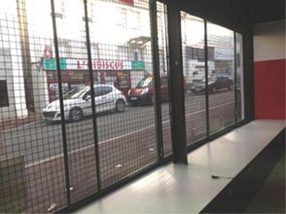 grille.jpg (23391 octets)